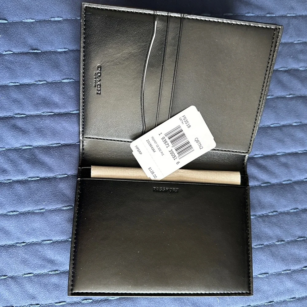 Coach passport case - Picture 4 of 4